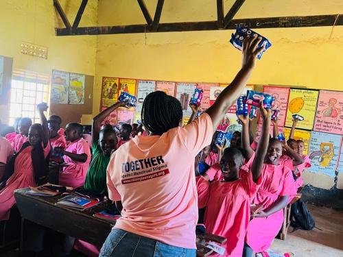 Giving-Sanitary-Pads-to-Girls